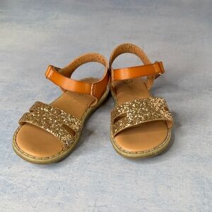 (5for$10) Glittery Gold Kids Toddler 7 Sandals/ Cat and Jack